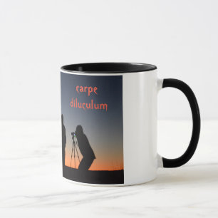 Saisissez la tasse de café d'aube