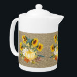 Saison Automne Citrouille tournesol sur Burlap Tea<br><div class="desc">Accentuez le décor de votre cuisine avec cette moisson d'automne sur la théière de burlap Cette conception saisonnière s'ajoutera à votre décor de cuisine d'automne et de Thanksgiving.</div>