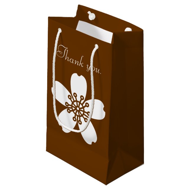 Sakura charmant dans un sac cadeau au chocolat (Devant Angle)