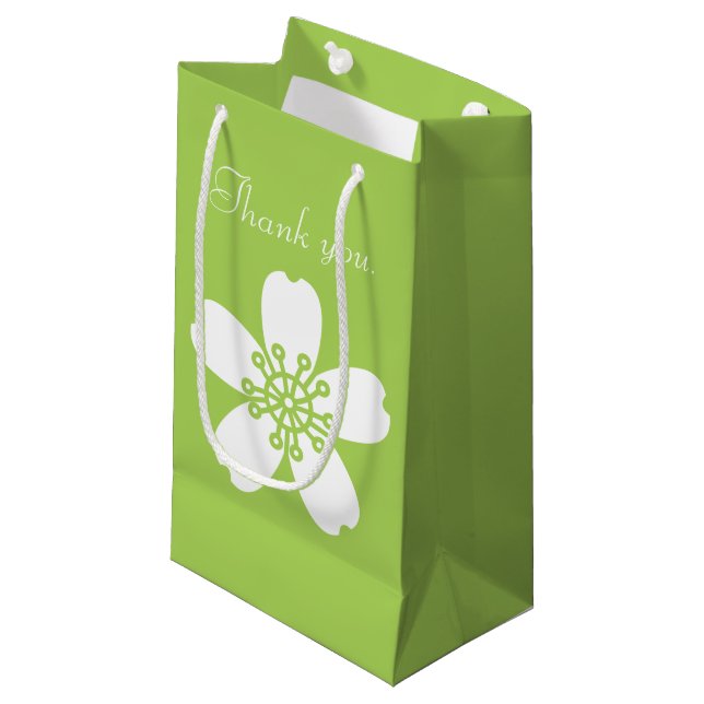 Sakura de charme dans le sac cadeau Peridot (Devant Angle)