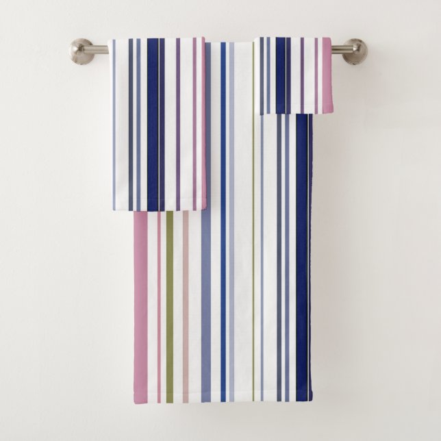 Salle de bain côtière au ton bleu blanc rosé plage (En situation)