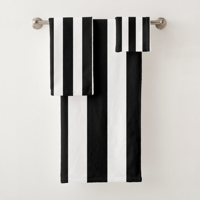 Salle de bain moderne avec rayures noir et blanc (En situation)