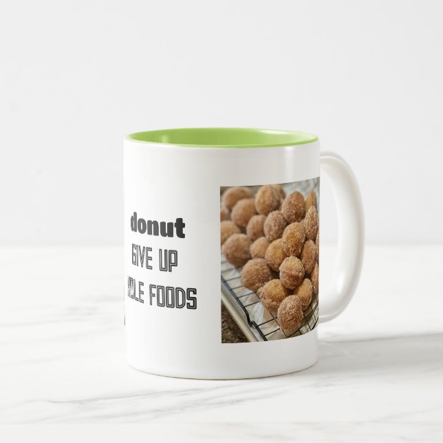 Sauce GIve up sur les aliments à trous Mug (Devant droit)