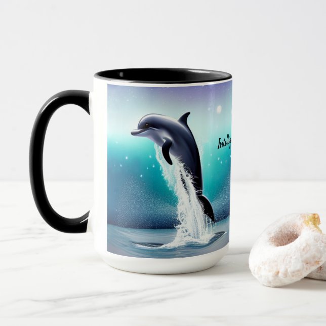 Sauts De Dauphins Dans La Mug Océanique (Avec donut)