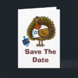 Sauvez la carte de voeux de Thanksgivukkah de la<br><div class="desc">Une fois dans une vie vient Thanksgivukkah ! C'est parce que pour la première fois depuis 1888 Hanoukka et le thanksgiving sont en même temps. Ainsi, le mélange thanksgiving de mot " Hanoukka" est maintenant "Thanksgivukkah" ! Pour célébrer ceci, j'ai conçu un amusement Turquie juive qui joue avec un dreidel...</div>