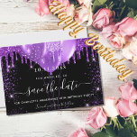 Save The Date Anniversaire noir violet ballons enregistrer la da<br><div class="desc">Une petite fille et tendance Enregistrer la carte Date pour une fête d'anniversaire de 18e (ou tout âge). Un arrière - plan noir décoré de percées de parties scintillant violette, de mousseux et de ballons. Personnalisez et ajoutez une date et un nom/âge. Le texte : Save the Date est écrit...</div>