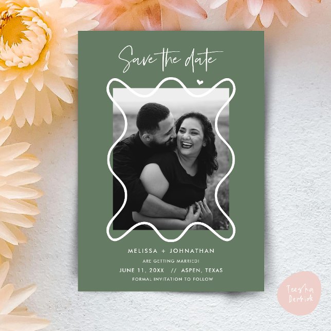 Save The Date Annonce de mariage Couple Heureux pour réserver la (Happy Couple Save the date wedding announcement whimsical in sage green)