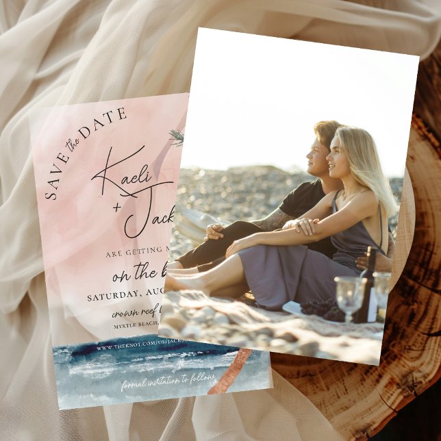 Save The Date Aquarelle Plage Palmiers Photo Sous-sol Mariage (Unique watercolor beach palm tree pink navy wedding save the date photo card under vellum overlay)