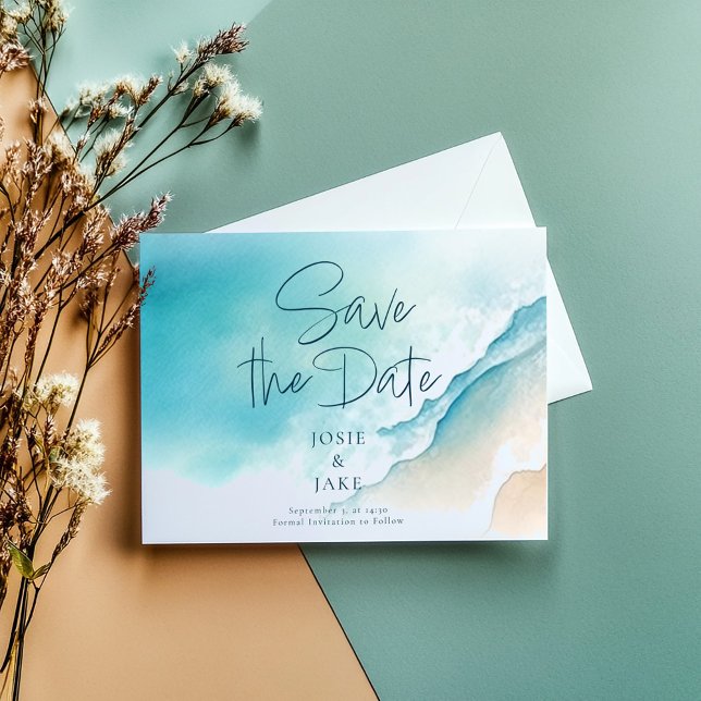 Save The Date Aquarelle Whimsical Bleu Océan Enregistrer la date (Summer "Save the Date" invitation card with a sandy watercolor beach and blue ocean view.)