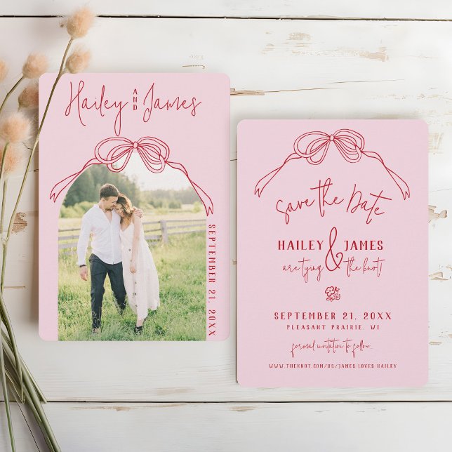 Save The Date Arc Dessiné à la Main Moderne Excentrique ROSE Pho (Modern elegant hand drawn written coquette pink & red bow script typography quirky retro Wedding)