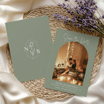 Save The Date Arc moderne Boho Photo Sage Vert Mariage Monogramm<br><div class="desc">Arc Boho moderne Photo Sage Vert Mariage Monogramme Retour Sauvegarder la date. Personnalisez facilement en remplaçant chaque info. Téléchargez des photos verticales/portraits. Vérifiez l'aperçu avant d'ajouter au panier. (Photo de Jonathan Borba de Pexels)</div>