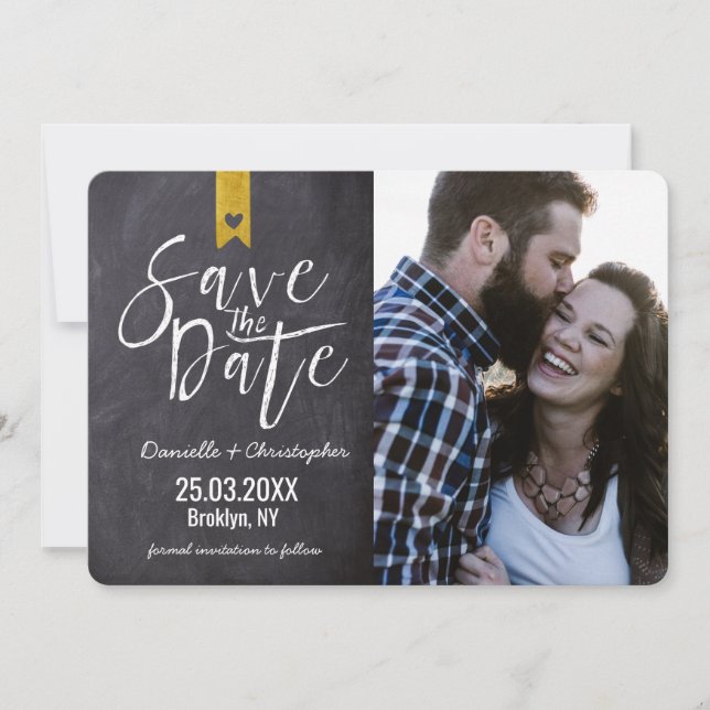 Save The Date Bannière dorée avec typographie rustique sur table (Devant)