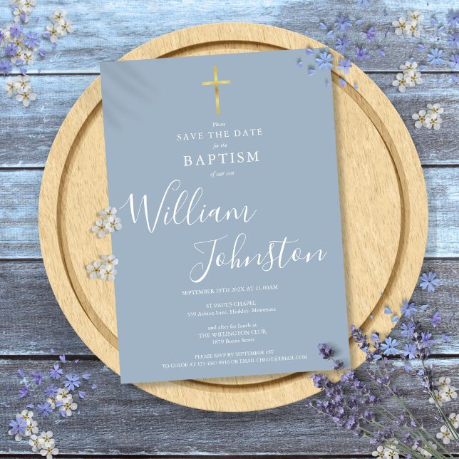 Save The Date Baptême élégant Croix dorée Bleu poussiéreux (Elegant Baptism Christening Gold Cross Dusty Blue Save The Date)
