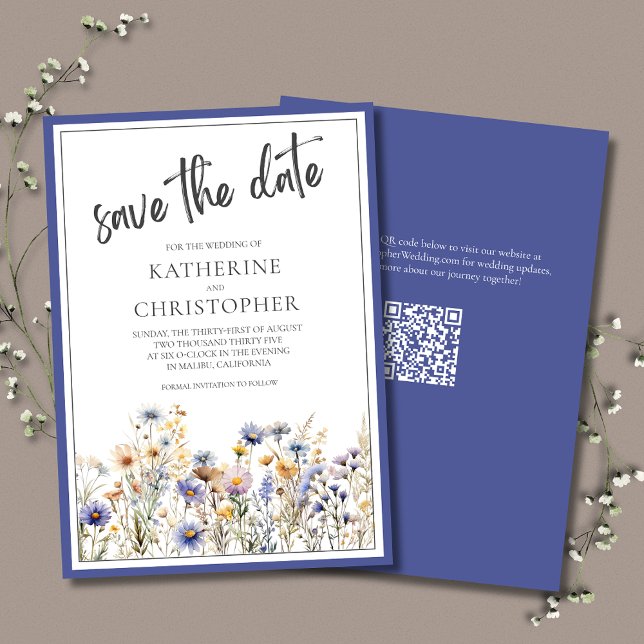 Save The Date Blue Fleur sauvage Floral Moderne Mariage élégant (Blue Wildflowers Wedding Save The Date card with QR code for wedding website.)