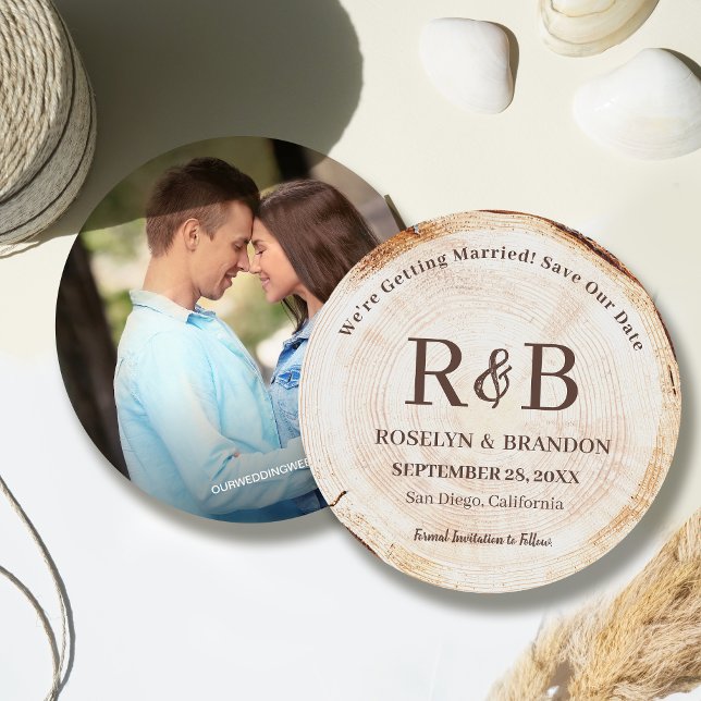 Save The Date Bois Rustique Mariage Monogramme Noms Photo person (Monogram Rustic Wood cut slice custom engagement photo wedding save the date round card.)