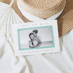 Save The Date Bordure d'aquarelle Aqua | Photo Enregistrer la da<br><div class="desc">Plage et été, mais toujours sobre et élégant, notre bordure aquarelle enregistrer les cartes de date comprennent votre photo fiançailles d'orientation horizontale préférée encadrée par des balais en forme d'aquarelle à la main libre dans un aqua de seaglass pur. Personnalisez avec vos noms, date mariage et emplacement en lettres grises...</div>