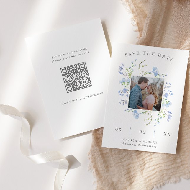 Save The Date Cadre floral bleu clair photo QR Code (Créateur téléchargé)