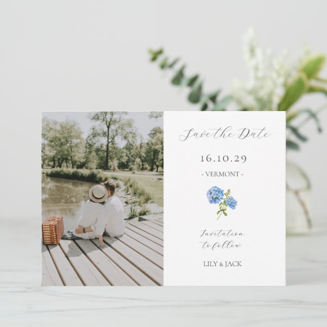 Save The Date Chic blanc Couple photo Floral Hydrangea (Debout devant)