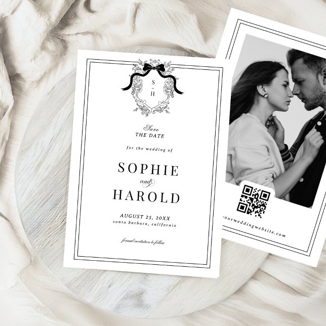 Save The Date Code QR de mariage au monogramme à noeud papillon  (Créateur téléchargé)