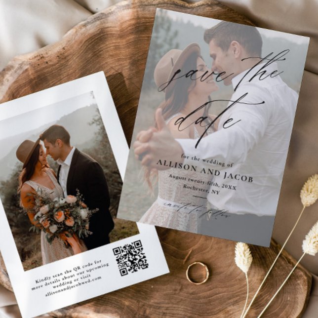 Save The Date Code QR de mariage avec écriture élégante pour pho (Elegant handwritten script 2 photo wedding QR code save the date cards.)