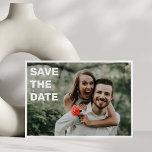 Save The Date Deux photos en gras texte blanc superposer Mariage<br><div class="desc">Deux photos en gras Texte blanc superposer Mariage simple Enregistrer la date</div>
