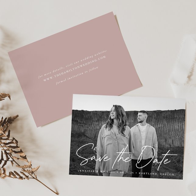 Save The Date Écriture Casual Rose Poussiéreuse Photo (Créateur téléchargé)