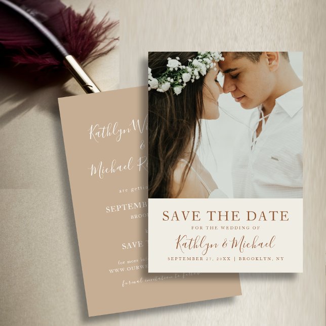 Save The Date Elégant Dusty Beige Mariage de typographie moderne (Créateur téléchargé)