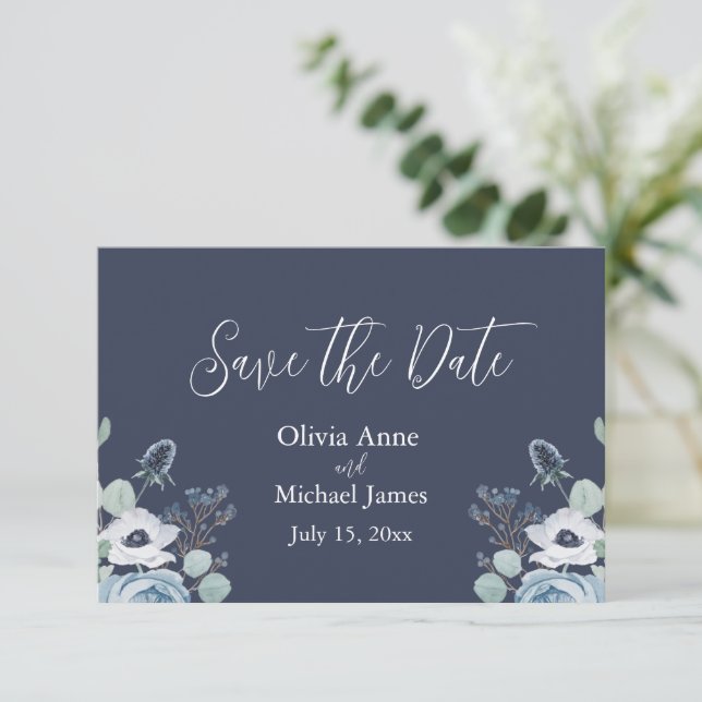 Save The Date Élégant floral bleu foncé et blanc (Debout devant)