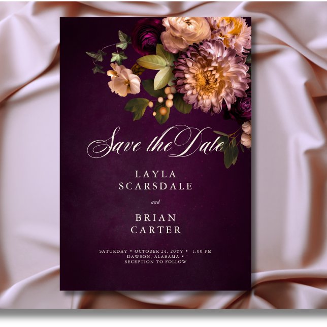 Save The Date Élégant Mariage de script floral Moody Bourgogne (Elegant Burgundy Moody Floral Script Wedding Save the Date)