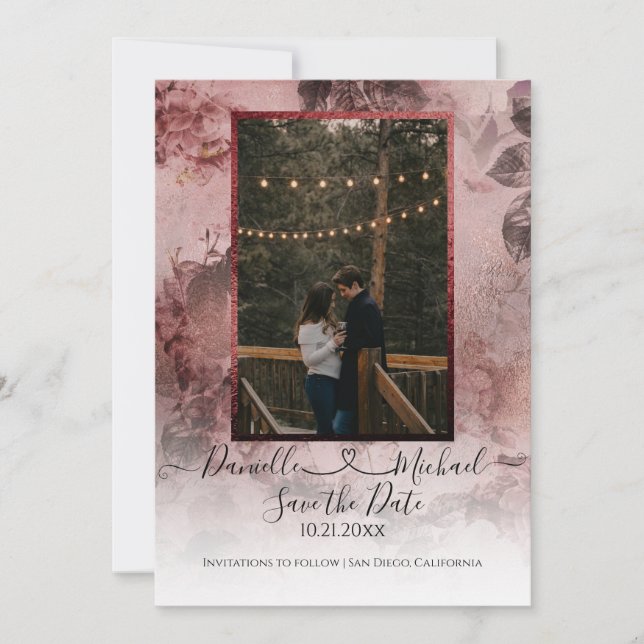 Save The Date Élégant Moody Bourgogne Floral Script Heart Photo (Devant)