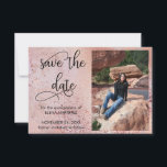 Save The Date Elégant Rose Gold Faux Foil et Parties scintillant<br><div class="desc">Elégant Rose Gold Enregistrez la Date avec votre propre photo et la calligraphie à la main ornée. Le modèle est mis en place pour que vous téléchargez une photo du coing et personnalisiez avec votre date de célébration. Le design a un arrière - plan à la mode mélangé de fausse...</div>