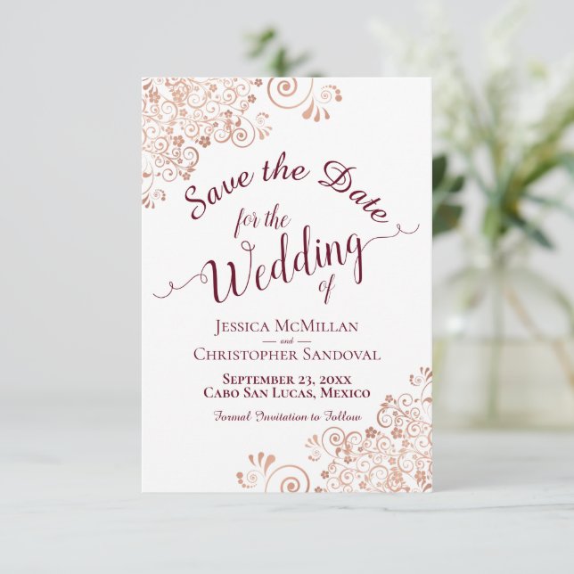 Save The Date Élégante calligraphie bourguignonne et Mariage or  (Debout devant)