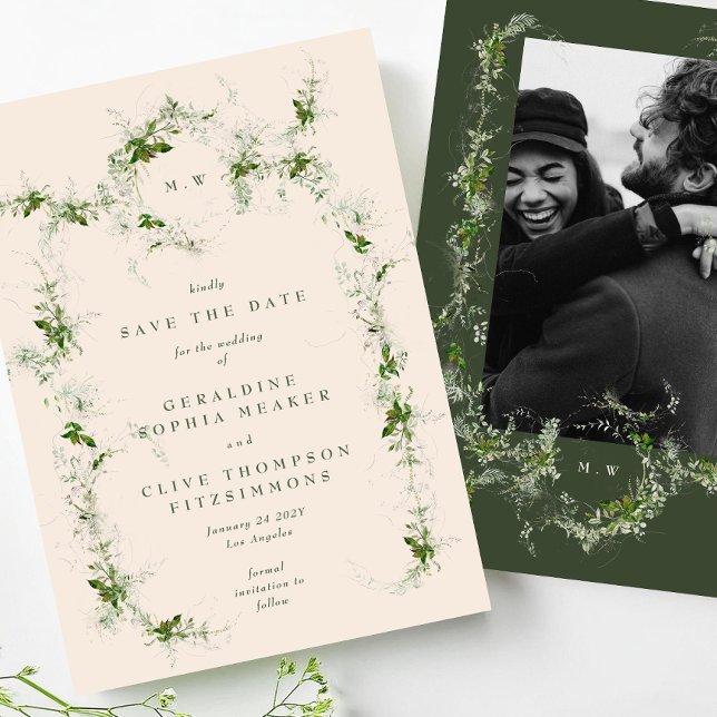 Save The Date Elégante crème Eucalyptus Wreath Monogramme Photo (Créateur téléchargé)
