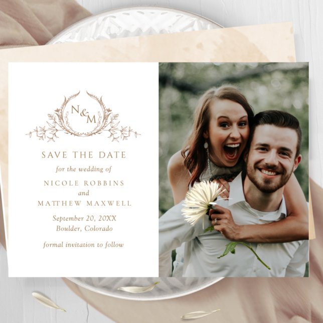 Save The Date Elégante Photo Crème Beige Monogramme Mariage (Créateur téléchargé)