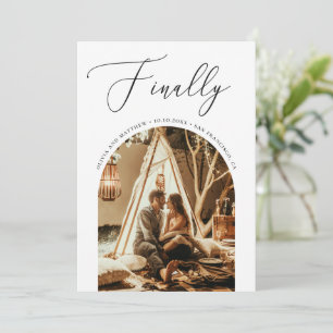 Save The Date Enfin Script. Moderne Photo d'Arche de Mariage Rom