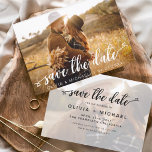 Save The Date Enregistrer la date Blanc manuscrite Coeurs photo<br><div class="desc">Mariage écrit à la main Enregistrer les cartes de dates qui ont une photo sur le devant et le dos. Les cartes Save the Date Fall, Automne, Hiver, Printemps ou Été contiennent une typographie manuscrite moderne avec des caractères cursifs, qui sont élégants, simples et modernes à utiliser après que vous...</div>