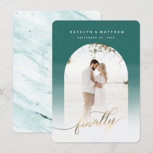 Save The Date Finalement Gold Script Emerald Arched Photo encadr