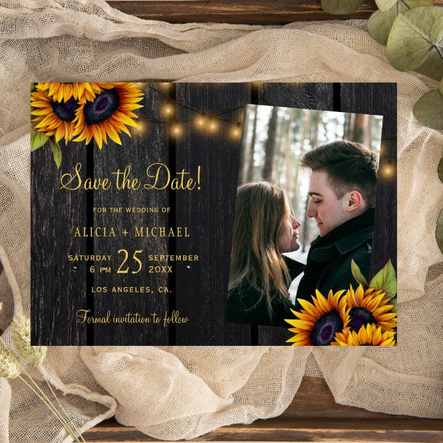 Save The Date Fleurs de soleil rustiques lumières mariage photo  (Créateur téléchargé)