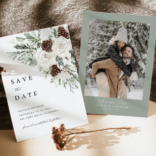 Save The Date Fleurs d'hiver de couleur vert sauge Décor de pin