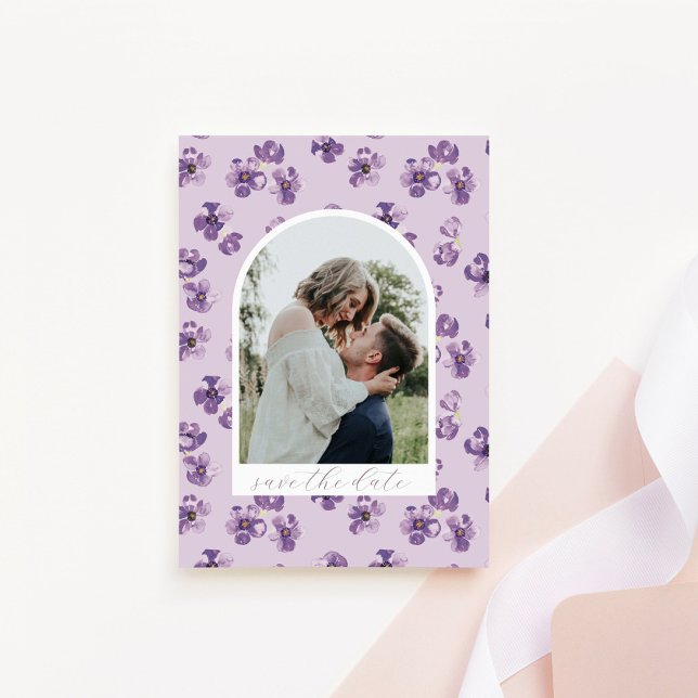 Save The Date Fleurs Violettes Écriture Romantique Arche Photo (Créateur téléchargé)
