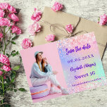 Save The Date Holographique rose violet photo Sweet 16<br><div class="desc">Un moderne et élégant Save the Date for a Sweet 16. Arrière - plan holographique,  rose,  violet vert menthe. Personnalisez et ajoutez une photo,  une date et un nom.</div>