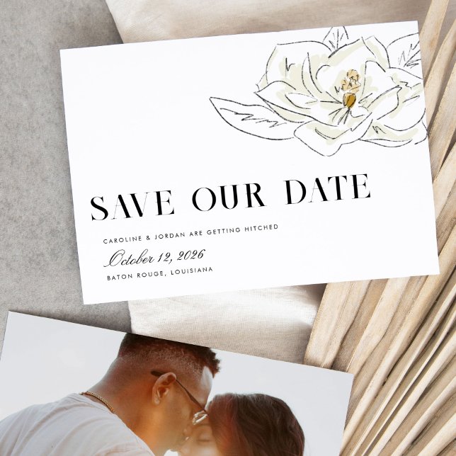 Save The Date Illustration de Magnolia blanc Photo minimale mode (Elegant Southern-inspired white magnolia illustration wedding Save the Date card.)