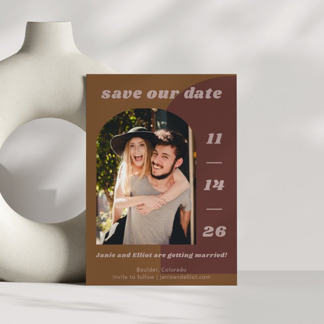Save The Date Les années 70 rétro Brown géométrique Couple Deux  (Créateur téléchargé)