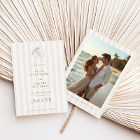 Mariage aux rayures côtières avec monogramme de co