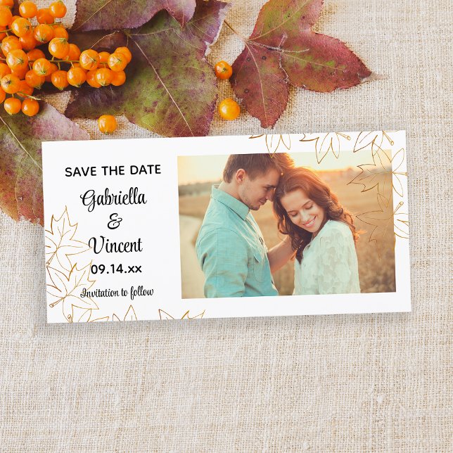 Save The Date Mariage de bord feuille d'érable Enregistrer la da (Fall in love with this autumn save the date photo card.)