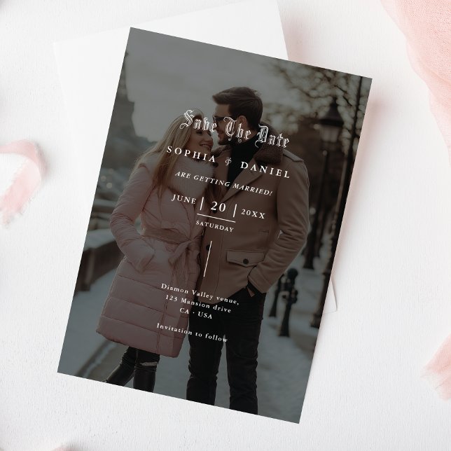 Save The Date Mariage de police gothique minimal de superpositio (Créateur téléchargé)