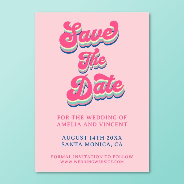 Save The Date Mariage de typographie rose rétro groovy (Retro groovy save the date card on a turquoise background.)