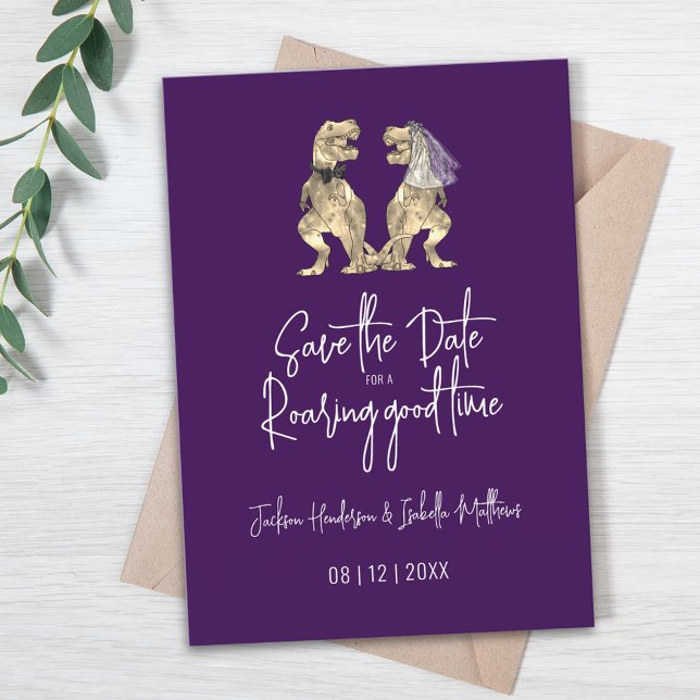 Save The Date Mariage drôle de dinosaure mariée et marié (Dinosaur theme wedding save the date invitation T-Rex bride and groom purple dino Jurassic wedding)