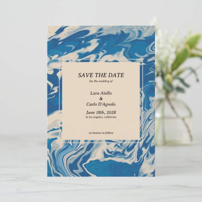 Save The Date Mariage moderne en marbre bleu (Debout devant)