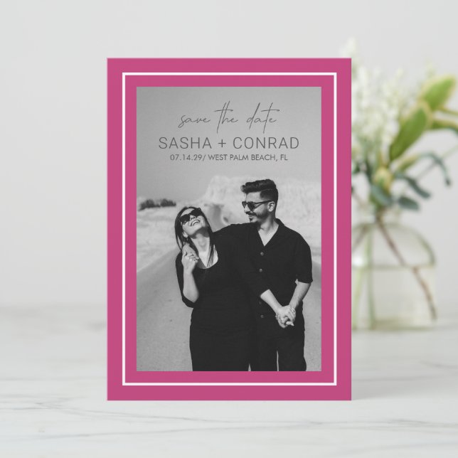 Save The Date Mariage Moderne Photo à Bordure Gras Rose Vibrant (Debout devant)